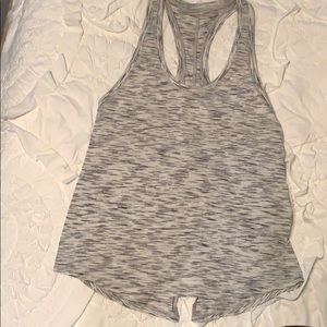 Lululemon tank. Size 6.